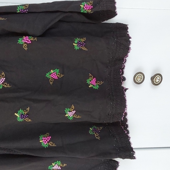 Just B Black Fur collar Novelty Grapes beaded Shawl shrug Vibrant Gorg! Sz.XL - Picture 8 of 10